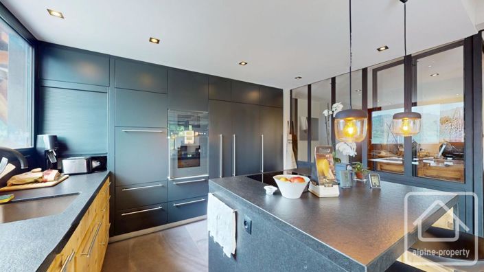 Image No.21-4 Bed Property for sale