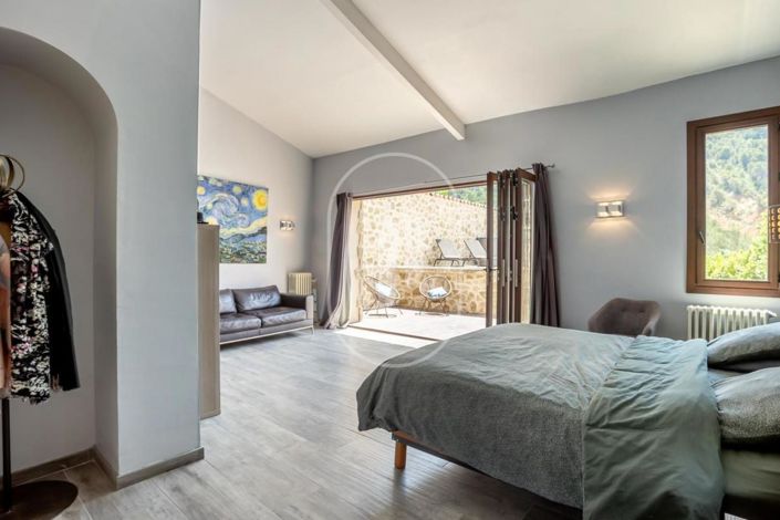 Image No.10-6 Bed House for sale