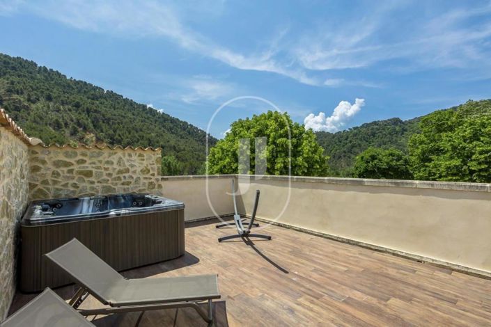 Image No.4-6 Bed House for sale