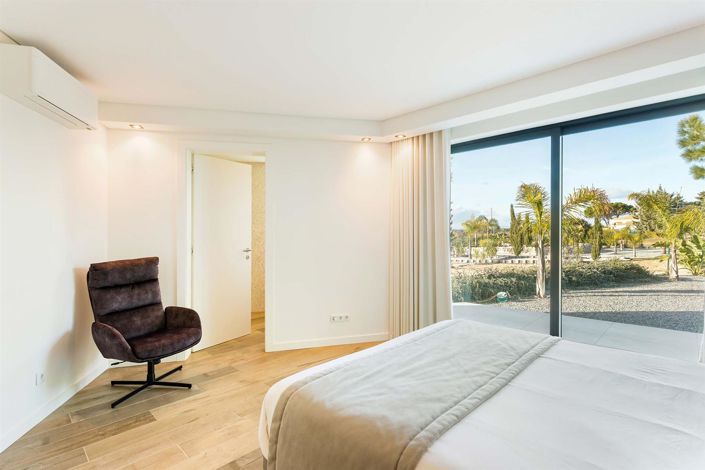 Image No.20-4 Bed House for sale