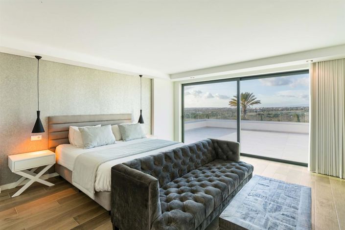 Image No.27-4 Bed House for sale