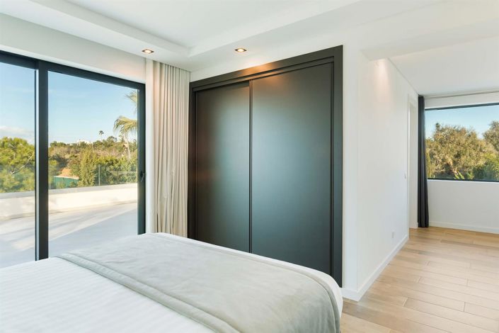 Image No.31-4 Bed House for sale