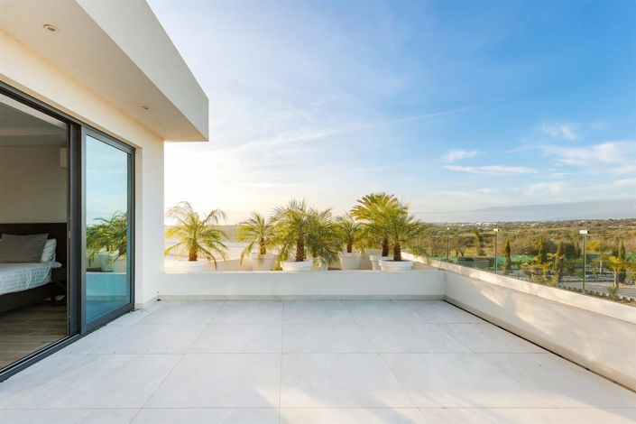 Image No.34-4 Bed House for sale