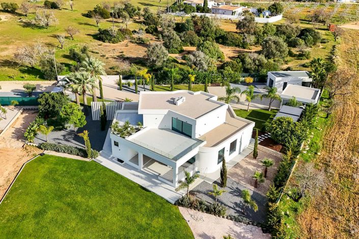 Image No.52-4 Bed House for sale