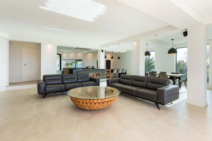 Image No.6-4 Bed House for sale