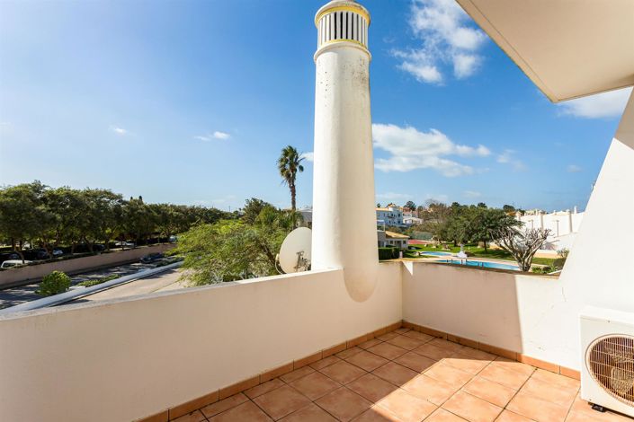 Image No.20-2 Bed House for sale