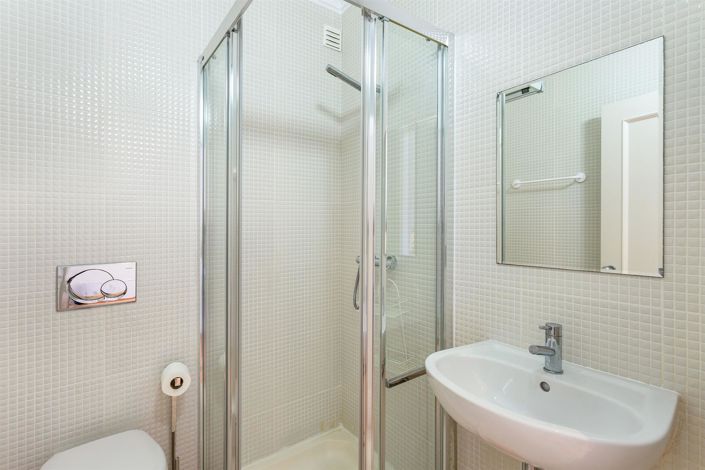 Image No.21-2 Bed House for sale