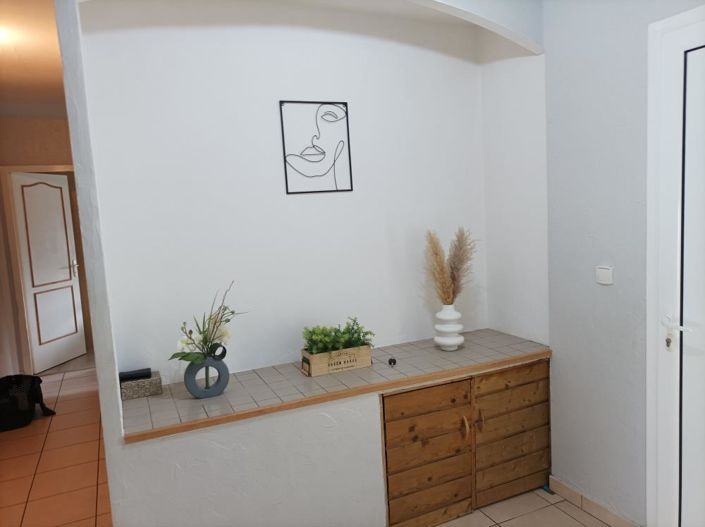 Image No.2-3 Bed House for sale