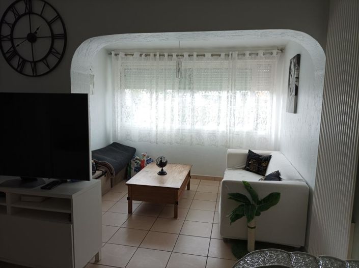 Image No.6-3 Bed House for sale