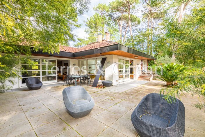 Image No.17-4 Bed House for sale