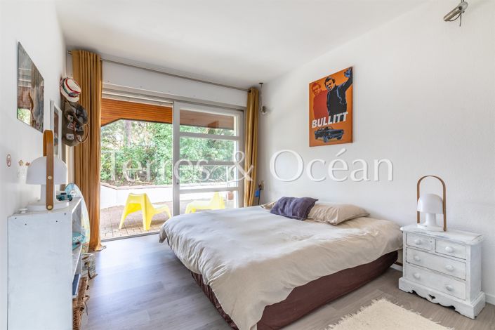 Image No.25-4 Bed House for sale