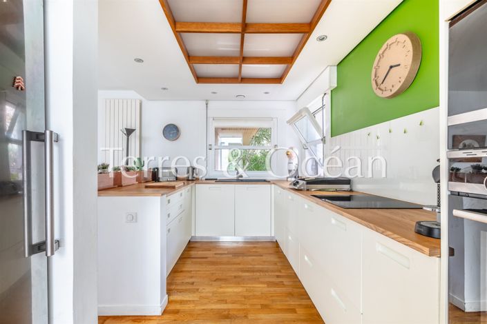 Image No.8-4 Bed House for sale