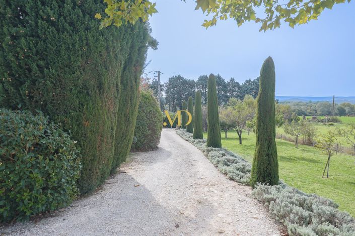 Image No.17-6 Bed House for sale