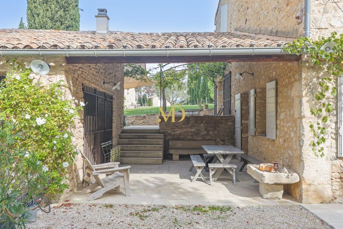 Image No.18-6 Bed House for sale