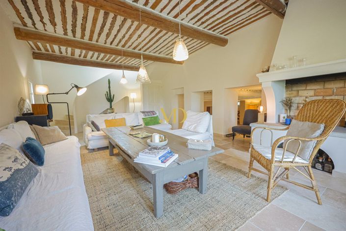 Image No.32-6 Bed House for sale
