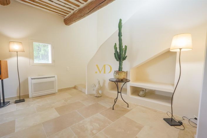 Image No.33-6 Bed House for sale