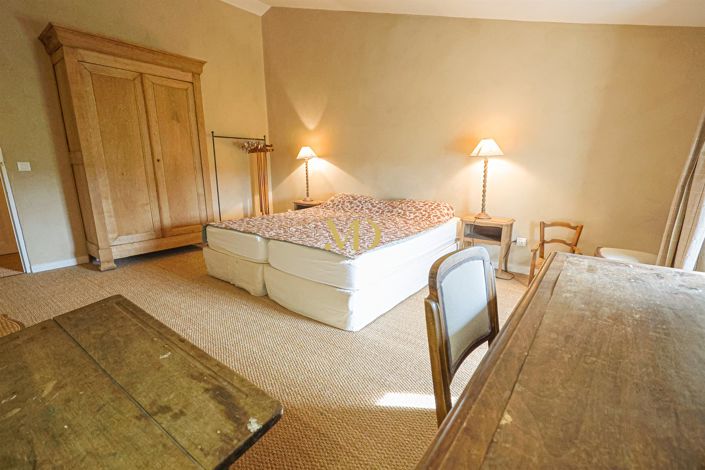 Image No.42-6 Bed House for sale