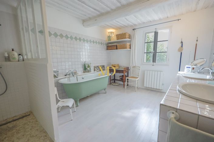 Image No.42-6 Bed House for sale