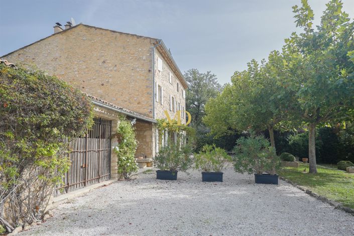 Image No.8-6 Bed House for sale