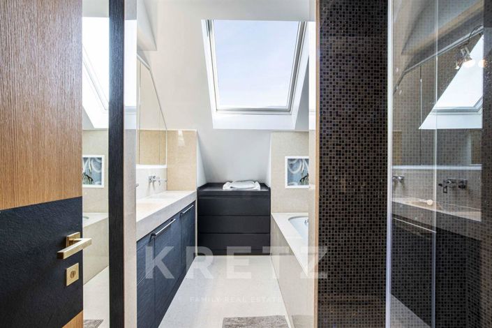 Image No.12-5 Bed House for sale