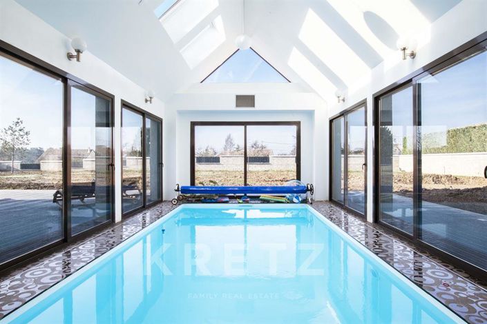 Image No.2-5 Bed House for sale