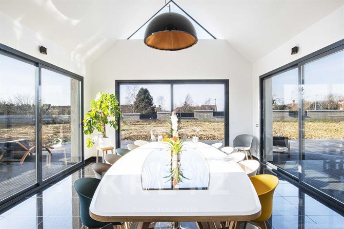 Image No.6-5 Bed House for sale