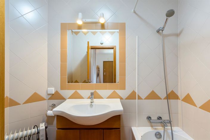 Image No.20-2 Bed Apartment for sale