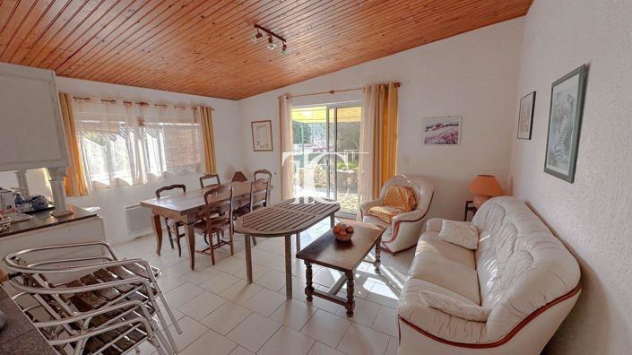 Image No.10-5 Bed House for sale