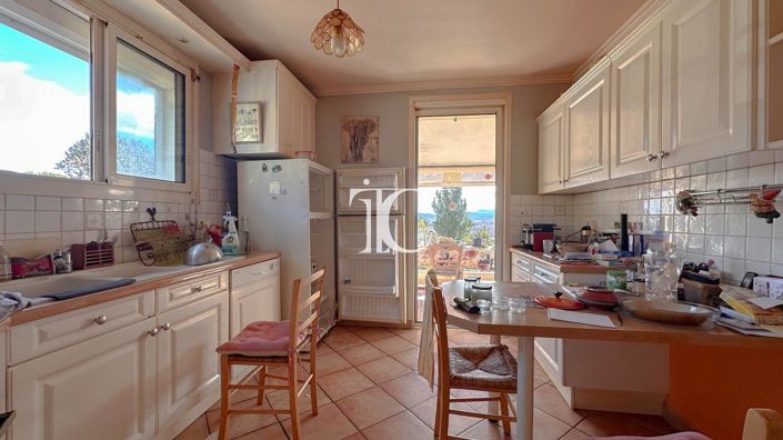 Image No.9-5 Bed House for sale