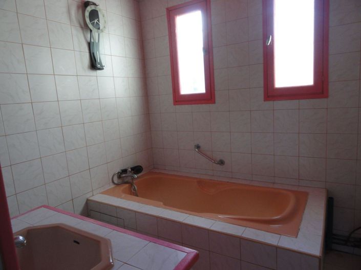 Image No.9-3 Bed House for sale