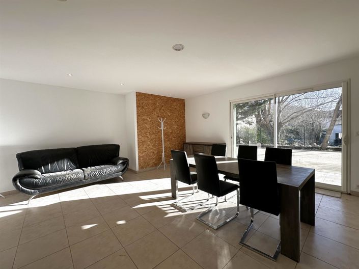 Image No.2-3 Bed House for sale