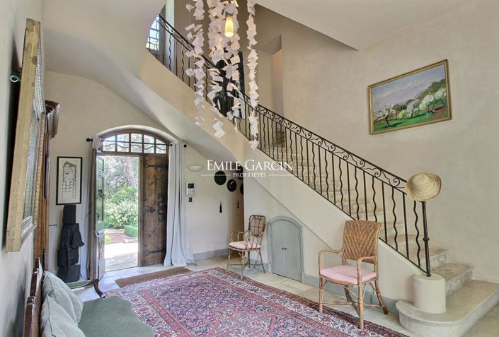 Image No.5-8 Bed Property for sale