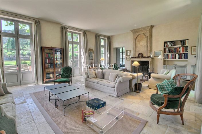 Image No.8-8 Bed Property for sale