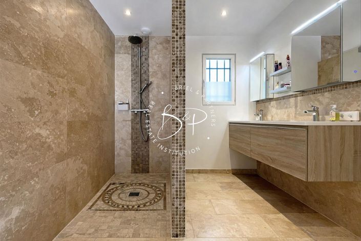 Image No.12-4 Bed House for sale