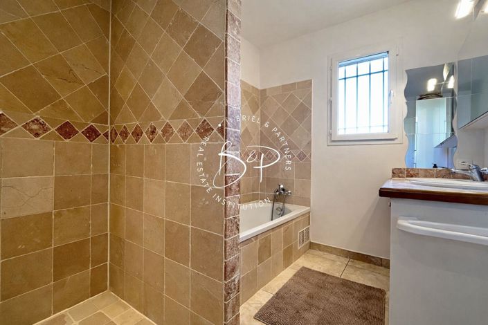 Image No.13-4 Bed House for sale