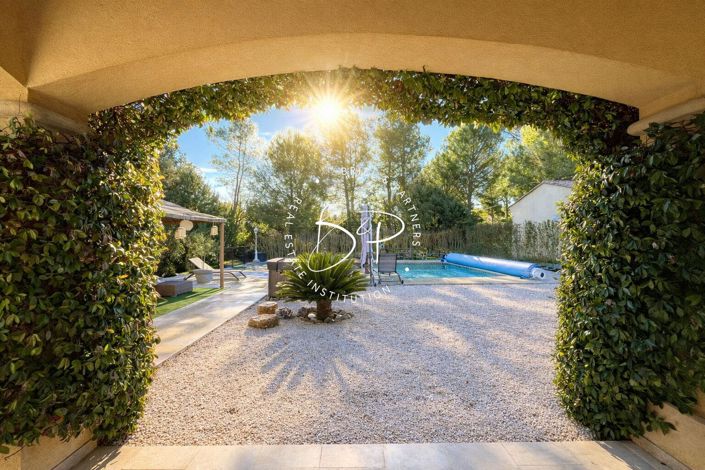 Image No.18-4 Bed House for sale