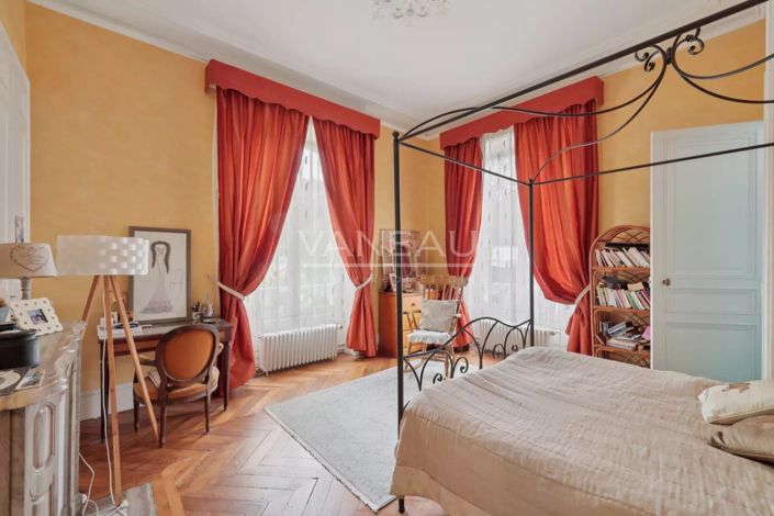 Image No.31-7 Bed House for sale