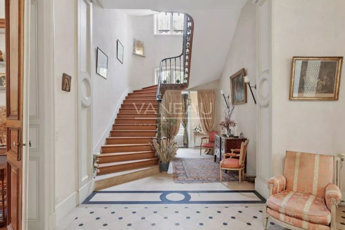 Image No.4-7 Bed House for sale