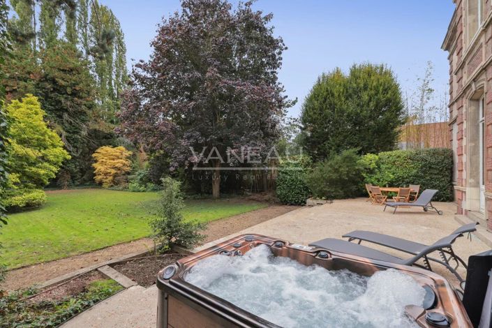 Image No.8-7 Bed House for sale