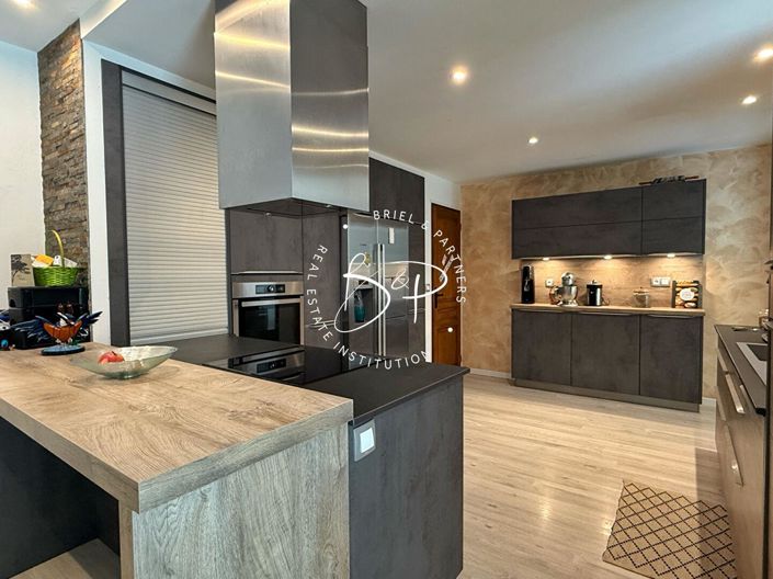 Image No.11-2 Bed House for sale