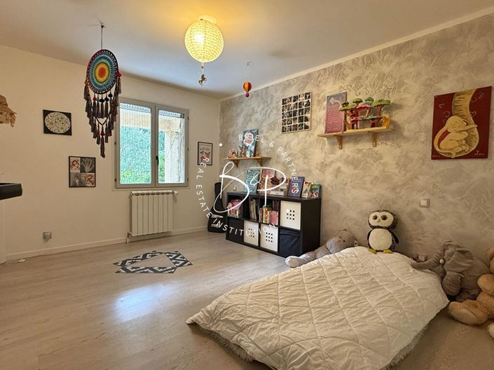 Image No.13-2 Bed House for sale