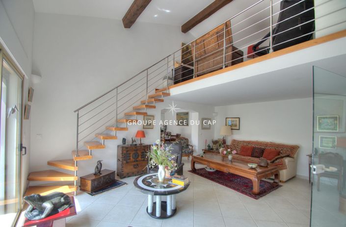 Image No.10-2 Bed House for sale