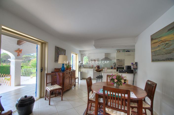 Image No.13-2 Bed House for sale