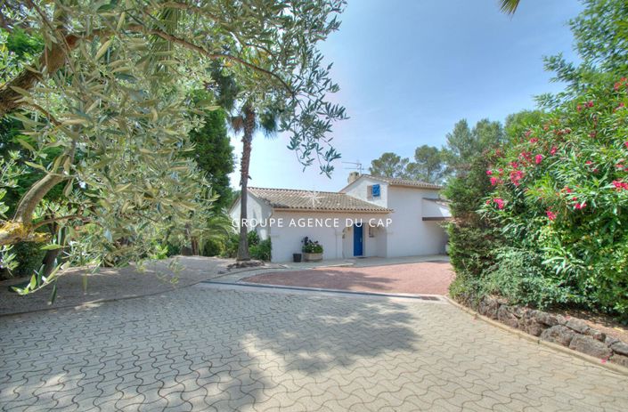 Image No.17-2 Bed House for sale