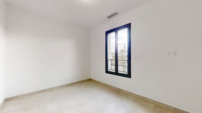 Image No.13-3 Bed House for sale