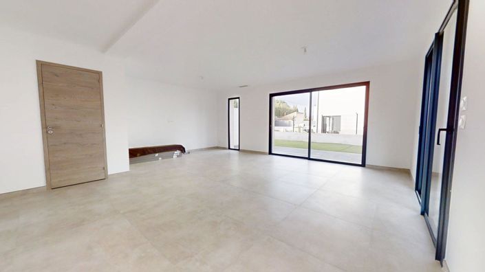 Image No.6-3 Bed House for sale