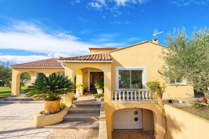 Image No.2-4 Bed House for sale