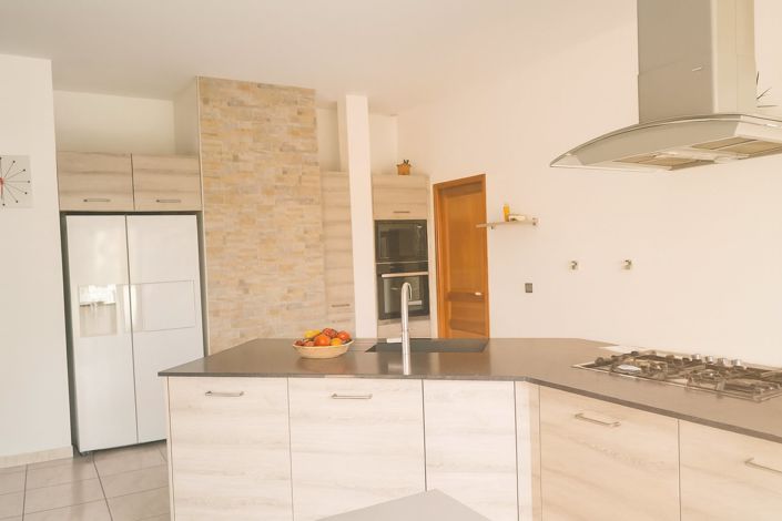 Image No.7-4 Bed House for sale