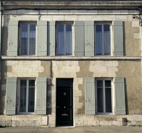 1 - Saint-Jean-d'Angély, Maison