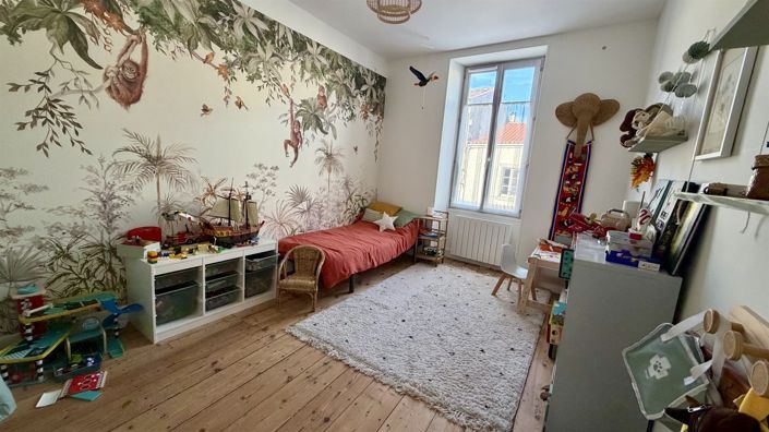 Image No.11-5 Bed House for sale